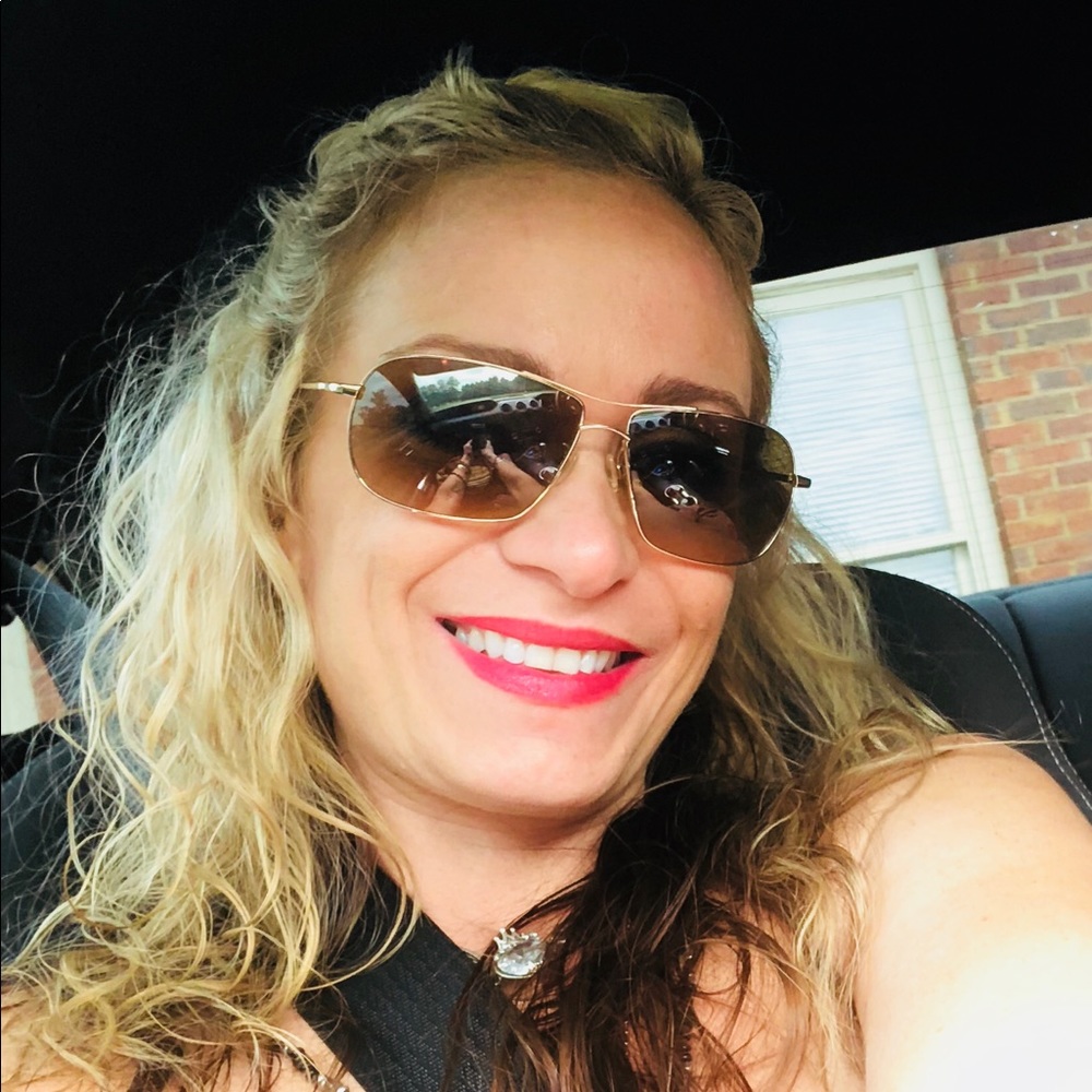 Meet your Posher, Amy